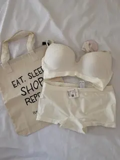 PEACH JOHN ワークブラとショーツのセット