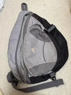 adidas ショルダーバッグ グレー