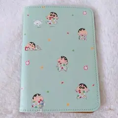 【新品·未使用】トラベル　韓国　クレヨンしんちゃん パスポートケース　ミント
