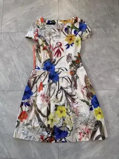 エレガントなレ・コパン・ブルーラベルのフローラルAライン半袖ミニドレス