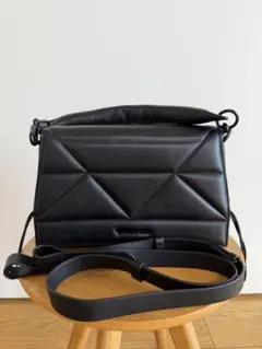 CHARLES & KEITH キルティング ショルダーバッグ ブラック