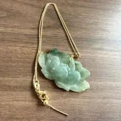 天然翡翠　蓮の花 ペンダント ネックレス