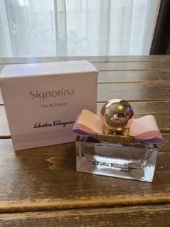 サルヴァトーレ フェラガモ シニョリーナ オードトワレ 30ml