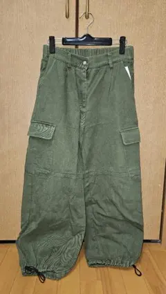カーゴパンツ カーキ色
