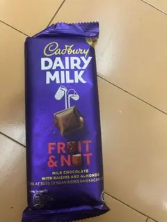 Cadbury Dairy Milk fruit&nutsのサムネイル