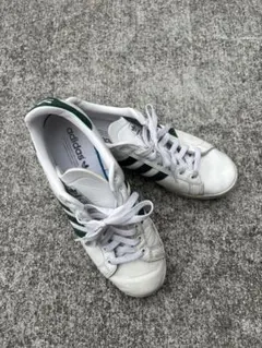 adidas ホワイト グリーン スニーカー