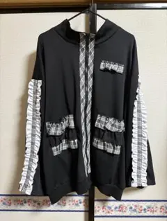 ililil ぬた。コラボ　フード付きフリルジャージ　中古 ililil ぬた。コラボ フード付きフリルジャージ 中古 ililil ぬた