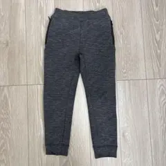 ユニクロ　ウルトラストレッチドライスウェットパンツ　130