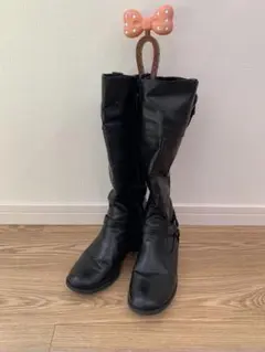 ブラックロングブーツ バックル付き