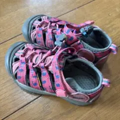 KEEN 18cm キッズサンダル　ピンク　海水浴　女の子　海水浴　川レジャー用