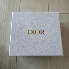 DIOR ギフトボックス ホワイト 正方形