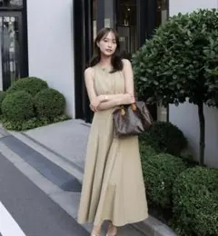 anuans フォルムフレアワンピース