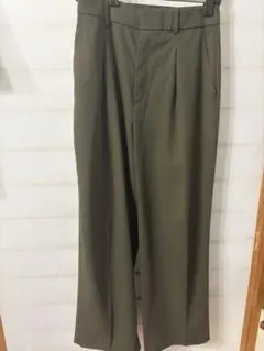 ユニクロ　WOMENタックワイドパンツ　M オリーブ色