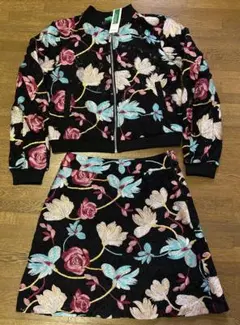 BENETTON 花柄刺繍スカートセットアップ