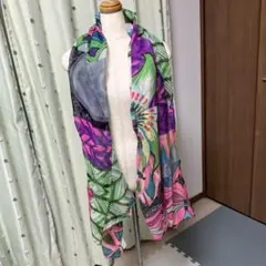 Desigual 多色使いの花柄ストールのサムネイル