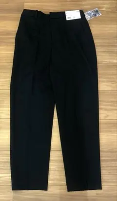 新品タグ付きUNIQLO スマートアンクルパンツ M ブラック