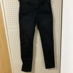 ブラック スリムフィットパンツ