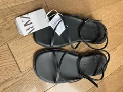 新品タグ付き　ZARA ストラップレザーサンダル ブラック 34 22cmのサムネイル