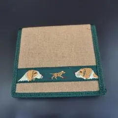 capri 犬刺繍 薄茶色　２つ折り　財布　コインケース【未使用美品】