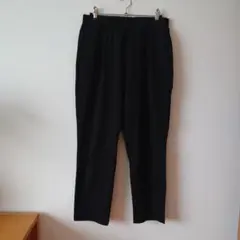 グンゼ ブラック テイパード パンツ