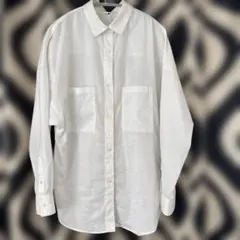 ホワイトポケット付き長袖シャツ