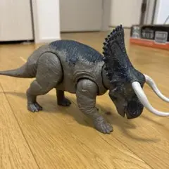 恐竜 フィギュア ナーストケラトプス