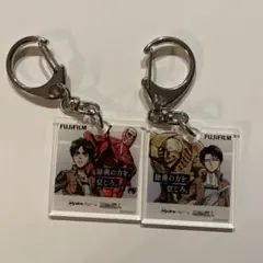 進撃の巨人 アクリルキーホルダー エレン　リヴァイ