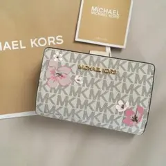 新品　MICHEAL KORS マイケルコース　定価41,800円　財布