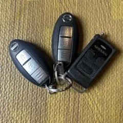 日産　ノート等　純正　スマートキー　2個　007-AA0082 （576）のサムネイル
