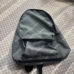 無印良品　肩の負担を軽くする リュック　撥水　軽量　グレー