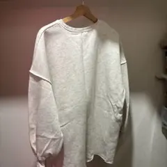 オーバーサイズスウェットライトグレーポケット付き