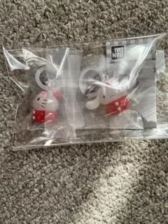 サンリオキャラクターズ　いちごめじるしアクセサリー　シナモロール　ハローキティ