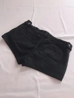 ショート・パンツ