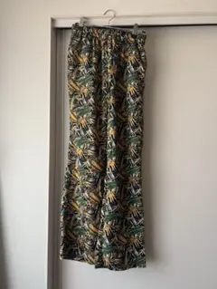 【最終値下げ】トロピカル柄 カジュアルパンツ ウエストゴム