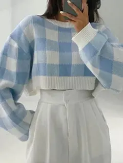Qoo10 水色と白のチェック柄クロップドニット