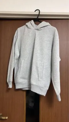 ユニクロ グレーパーカー