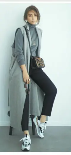 タックパンツ最終価格！引っ越しの為本日で削除しますのでラスト最終となります