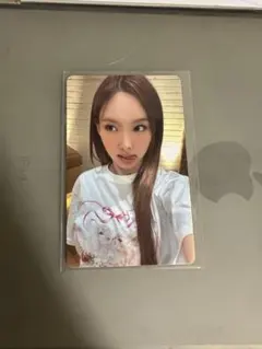 TWICE ナヨン Na Tシャツ JYPSHOP ポップアップ ナヨン ポップアップ 「NA」 Tシャツ TWICE アルバム - メルカリ