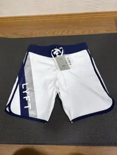 早いもの勝ち❗️LYFTサーフパンツ XS ホワイト ネイビー 廃盤カラー