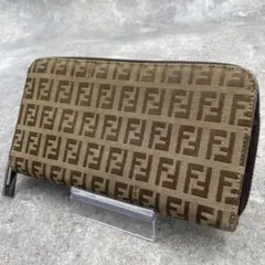 【美品】FENDI フェンディ　長財布　ジッピー　ズッカ柄　総柄のサムネイル