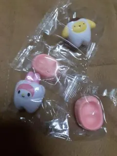 サンリオ みんなでなっちゃお！歯 2種 ガチャ