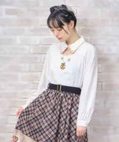 アクシーズファム POETIQUE プレッツェル刺繍ブラウスのサムネイル
