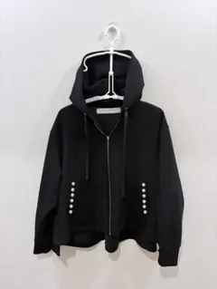 PICCIN黒いフード付きパーカー パール装飾のサムネイル