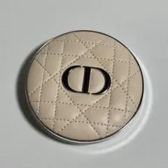 Dior スキンフォーエヴァーヌードマットフィルター01フェアー