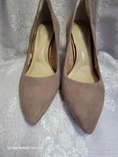 ROCKPORT スエード パンプス ベージュのサムネイル