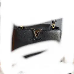 bブラックショルダーバッグ