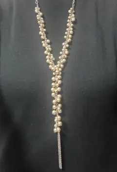 Y字型ゴールド系パール風ネックレス