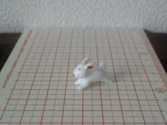 ガラス細工　白うさぎ　小樽ガラス