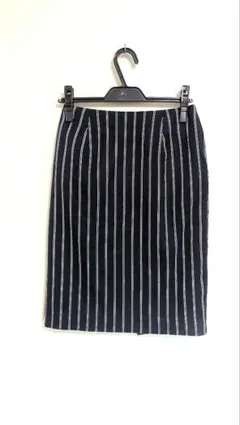 dazzlin ひざ丈タイトスカート Sサイズ 紺色