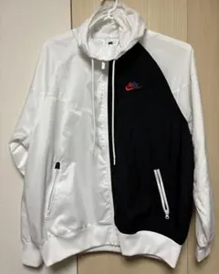 NIKE ナイキ　ナイロンジャケット　Lサイズ